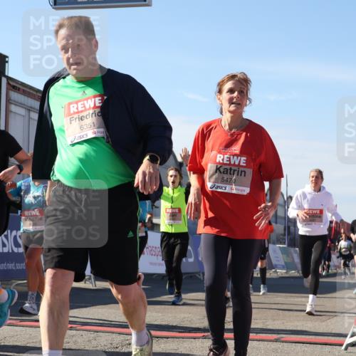 03.10.2025 - Köhlbrandbrückenlauf Luisa Fischer http://msf.ph/oto/9039292 03.10.2025 13:29:31 Ziel 5340, 5366, 5470, 5482, 5514, 5601, 6156, 6334, 6335, 6336, 6351, 6387, 6439, 6539, 6543, 6554, 6555 meine-sportfotos.de