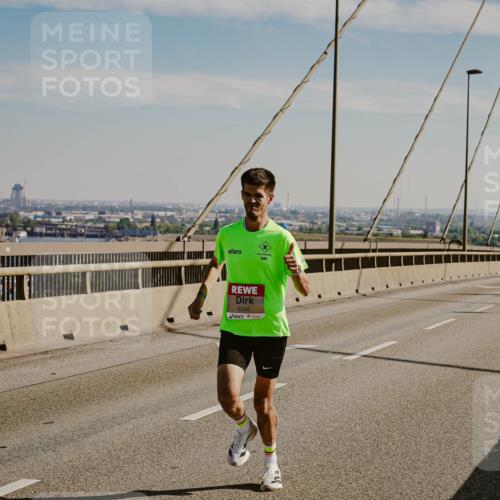 03.10.2025 - Köhlbrandbrückenlauf Michael Burmester http://msf.ph/oto/9039294 03.10.2025 12:18:15 Position 1 6248 meine-sportfotos.de