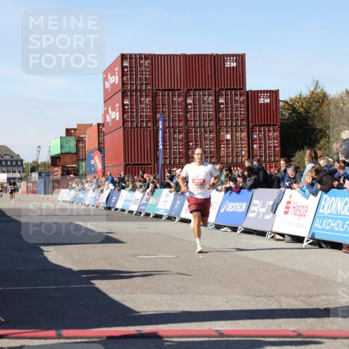 03.10.2025 - Köhlbrandbrückenlauf Lena Gebhardt http://msf.ph/oto/9039296 03.10.2025 12:55:11 Ziel 5765, 6130, 6410 meine-sportfotos.de
