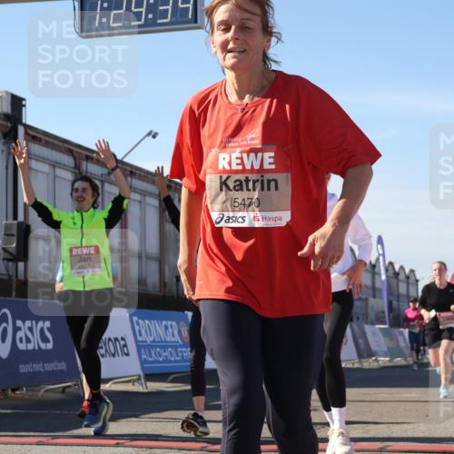 03.10.2025 - Köhlbrandbrückenlauf Luisa Fischer http://msf.ph/oto/9039302 03.10.2025 13:29:33 Ziel 5340, 5366, 5470, 5482, 5514, 5601, 6093, 6156, 6215, 6334, 6335, 6336, 6351, 6387, 6439, 6539, 6543, 6554, 6555 meine-sportfotos.de