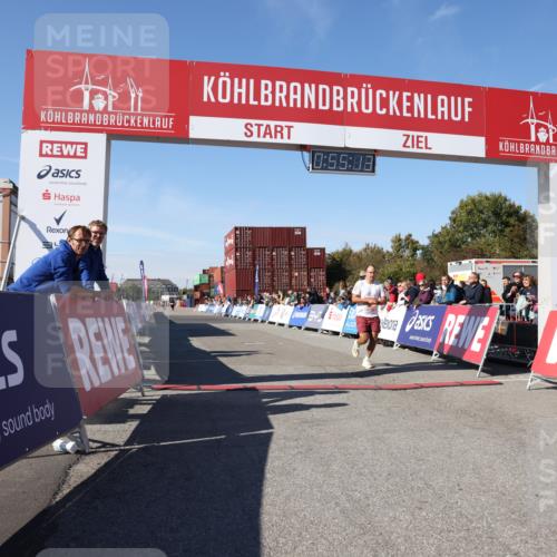 03.10.2025 - Köhlbrandbrückenlauf Lena Gebhardt http://msf.ph/oto/9039304 03.10.2025 12:55:13 Ziel 6130, 6410 meine-sportfotos.de