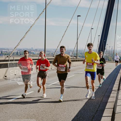 03.10.2025 - Köhlbrandbrückenlauf Michael Burmester http://msf.ph/oto/9039316 03.10.2025 12:18:22 Position 1 6253, 4072 meine-sportfotos.de