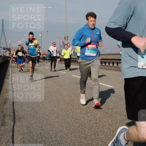 03.10.2025 - Köhlbrandbrückenlauf Fabian Wolf http://msf.ph/oto/9039318 03.10.2025 09:53:34 Position 3 2117, 1753 meine-sportfotos.de