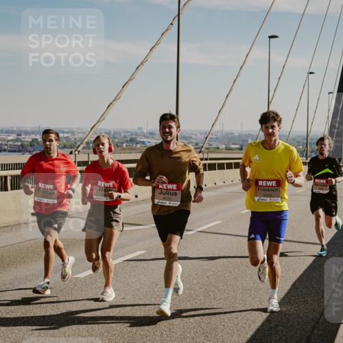 03.10.2025 - Köhlbrandbrückenlauf Michael Burmester http://msf.ph/oto/9039319 03.10.2025 12:18:22 Position 1 4072, 6253 meine-sportfotos.de