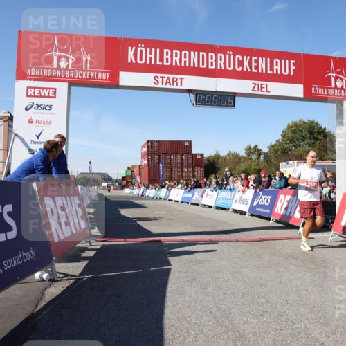 03.10.2025 - Köhlbrandbrückenlauf Lena Gebhardt http://msf.ph/oto/9039320 03.10.2025 12:55:14 Ziel 6130, 6410 meine-sportfotos.de