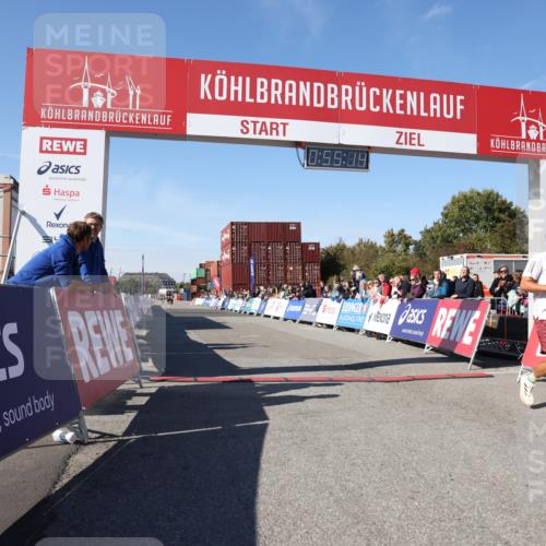 03.10.2025 - Köhlbrandbrückenlauf Lena Gebhardt http://msf.ph/oto/9039325 03.10.2025 12:55:14 Ziel 6130, 6410 meine-sportfotos.de