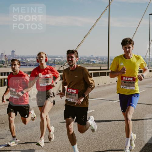 03.10.2025 - Köhlbrandbrückenlauf Michael Burmester http://msf.ph/oto/9039326 03.10.2025 12:18:23 Position 1 5688, 4072, 6253 meine-sportfotos.de