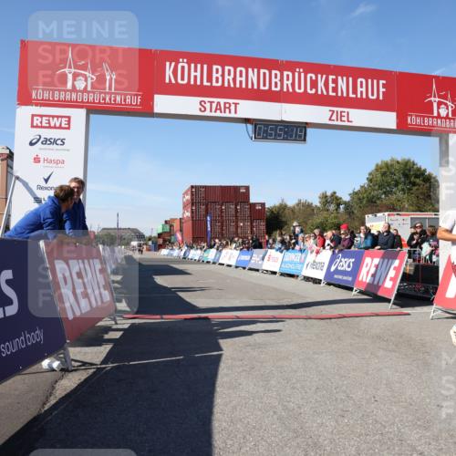 03.10.2025 - Köhlbrandbrückenlauf Lena Gebhardt http://msf.ph/oto/9039329 03.10.2025 12:55:14 Ziel 6130, 6410 meine-sportfotos.de