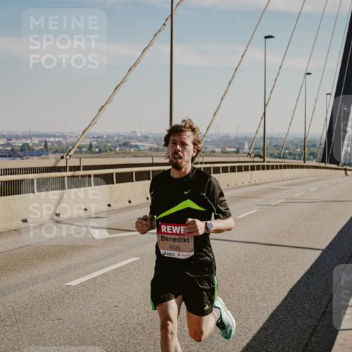 03.10.2025 - Köhlbrandbrückenlauf Michael Burmester http://msf.ph/oto/9039336 03.10.2025 12:18:24 Position 1 4035 meine-sportfotos.de