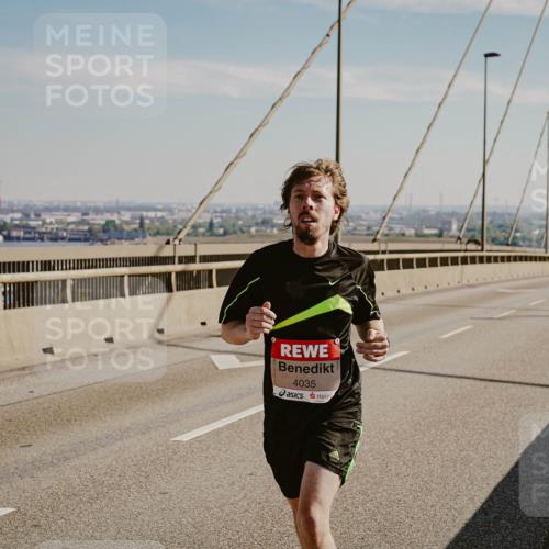 03.10.2025 - Köhlbrandbrückenlauf Michael Burmester http://msf.ph/oto/9039342 03.10.2025 12:18:25 Position 1 4035 meine-sportfotos.de