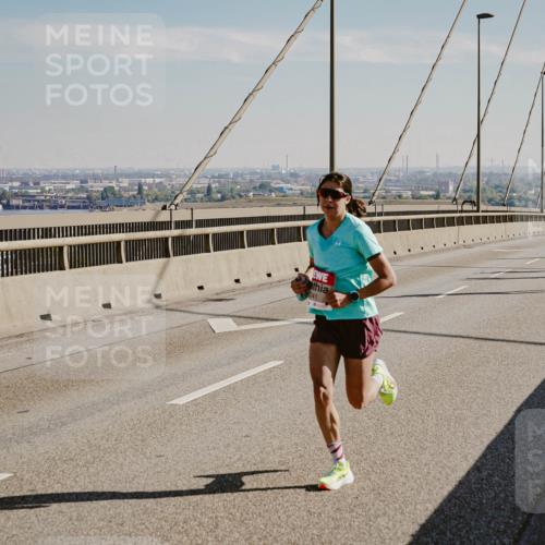 03.10.2025 - Köhlbrandbrückenlauf Michael Burmester http://msf.ph/oto/9039353 03.10.2025 12:18:44 Position 1  meine-sportfotos.de
