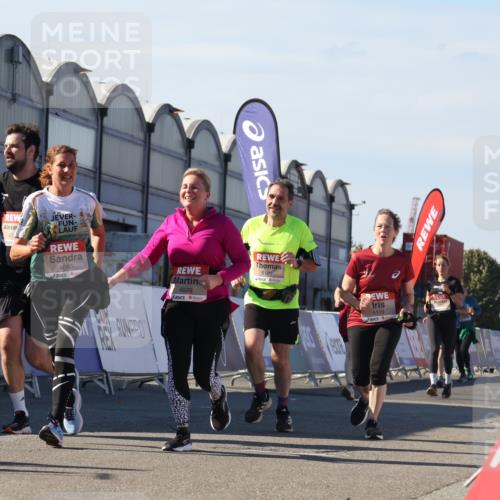 03.10.2025 - Köhlbrandbrückenlauf Luisa Fischer http://msf.ph/oto/9039364 03.10.2025 13:29:39 Ziel 4629, 4660, 4720, 4733, 5119, 5120, 5470, 5482, 5601, 6093, 6156, 6215, 6334, 6335, 6336, 6351, 6387, 6439, 6539, 6543, 6554, 6555 meine-sportfotos.de