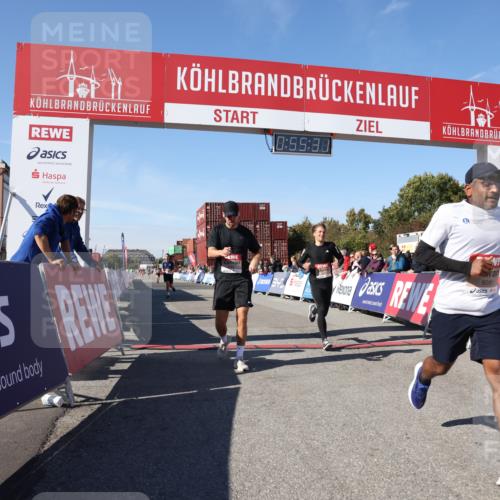 03.10.2025 - Köhlbrandbrückenlauf Lena Gebhardt http://msf.ph/oto/9039388 03.10.2025 12:55:32 Ziel 4089, 4104, 4233, 6091 meine-sportfotos.de