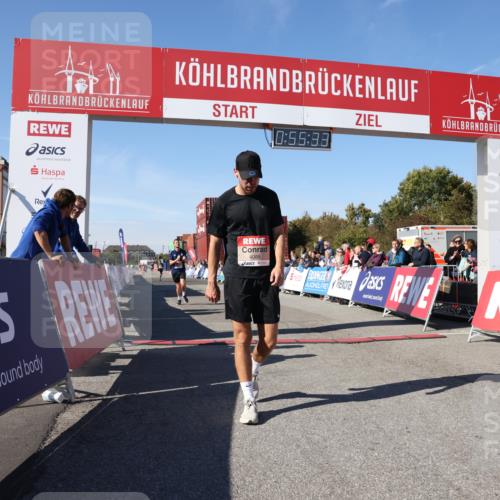 03.10.2025 - Köhlbrandbrückenlauf Lena Gebhardt http://msf.ph/oto/9039412 03.10.2025 12:55:33 Ziel 4089, 4104, 4233, 6091 meine-sportfotos.de