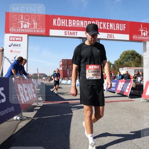 03.10.2025 - Köhlbrandbrückenlauf Lena Gebhardt http://msf.ph/oto/9039416 03.10.2025 12:55:34 Ziel 4089, 4104, 4233, 6091 meine-sportfotos.de