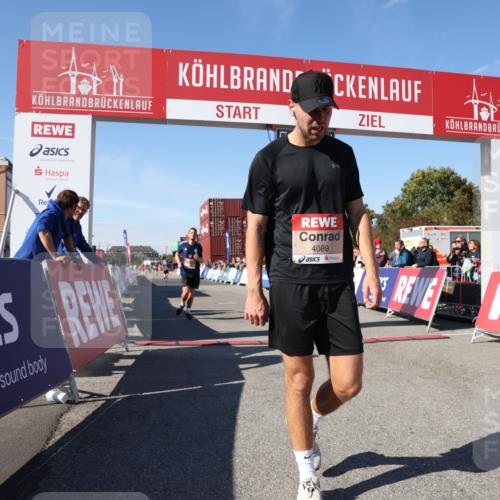 03.10.2025 - Köhlbrandbrückenlauf Lena Gebhardt http://msf.ph/oto/9039420 03.10.2025 12:55:34 Ziel 4089, 4104, 4233, 6091 meine-sportfotos.de