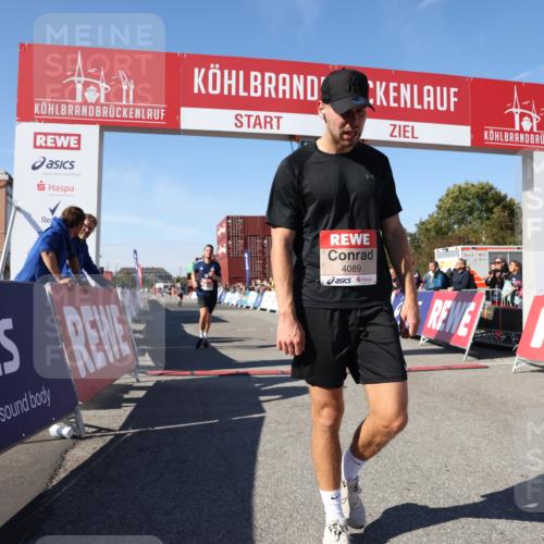 03.10.2025 - Köhlbrandbrückenlauf Lena Gebhardt http://msf.ph/oto/9039425 03.10.2025 12:55:34 Ziel 4089, 4104, 4233, 6091 meine-sportfotos.de