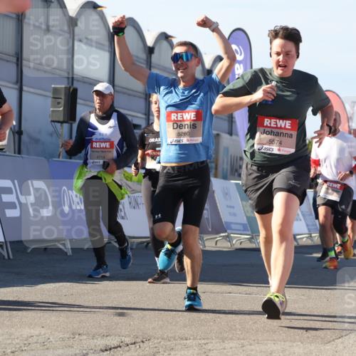 03.10.2025 - Köhlbrandbrückenlauf Luisa Fischer http://msf.ph/oto/9039426 03.10.2025 13:29:46 Ziel 4629, 4660, 4714, 4720, 4733, 5119, 5120, 5260, 5333, 5482, 5574, 5944, 6066, 6093, 6215, 6439 meine-sportfotos.de