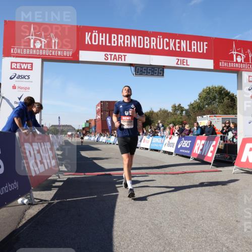 03.10.2025 - Köhlbrandbrückenlauf Lena Gebhardt http://msf.ph/oto/9039432 03.10.2025 12:55:36 Ziel 4001, 4089, 4104, 4233, 6091 meine-sportfotos.de