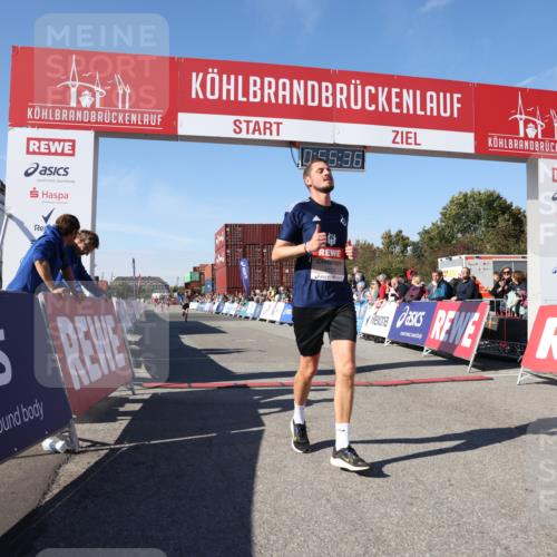 03.10.2025 - Köhlbrandbrückenlauf Lena Gebhardt http://msf.ph/oto/9039436 03.10.2025 12:55:36 Ziel 4001, 4089, 4104, 4233, 6091 meine-sportfotos.de