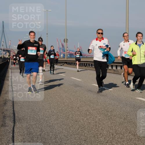 03.10.2025 - Köhlbrandbrückenlauf Fabian Wolf http://msf.ph/oto/9039438 03.10.2025 09:53:39 Position 3 1660, 137 meine-sportfotos.de