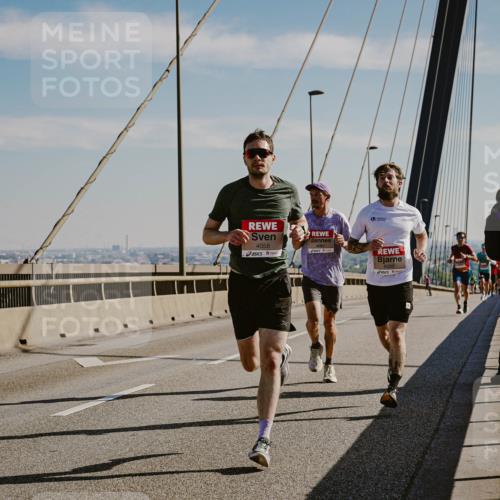 03.10.2025 - Köhlbrandbrückenlauf Michael Burmester http://msf.ph/oto/9039442 03.10.2025 12:19:22 Position 1 4058 meine-sportfotos.de