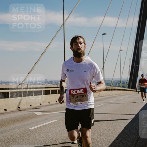 03.10.2025 - Köhlbrandbrückenlauf Michael Burmester http://msf.ph/oto/9039458 03.10.2025 12:19:23 Position 1 6086 meine-sportfotos.de