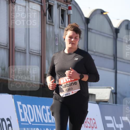 03.10.2025 - Köhlbrandbrückenlauf Luisa Fischer http://msf.ph/oto/9039460 03.10.2025 13:29:58 Ziel 4459, 4714, 4825, 5333, 5369, 5574, 5587, 5621, 5930, 5944, 6066, 6234, 6570, 6698 meine-sportfotos.de