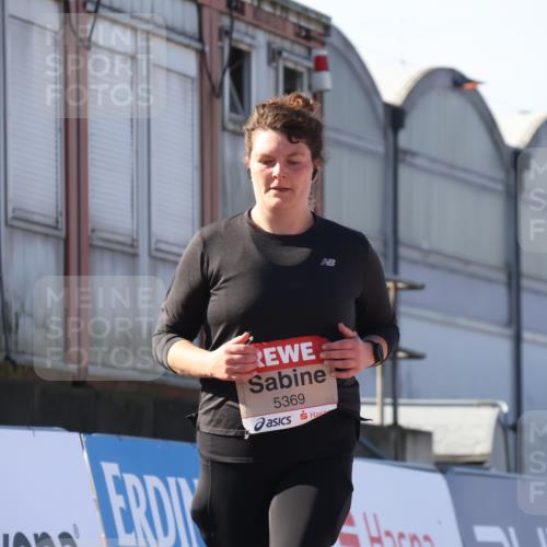 03.10.2025 - Köhlbrandbrückenlauf Luisa Fischer http://msf.ph/oto/9039462 03.10.2025 13:29:59 Ziel 4459, 4714, 4825, 5369, 5587, 5621, 5930, 5944, 6066, 6234, 6570, 6698 meine-sportfotos.de
