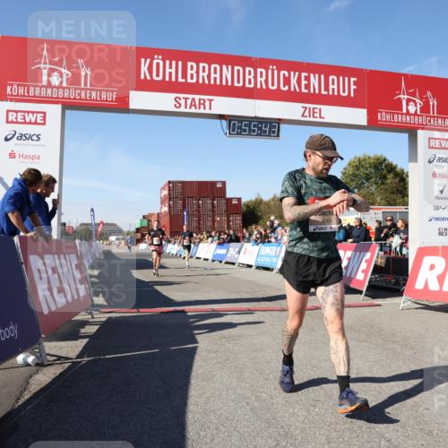 03.10.2025 - Köhlbrandbrückenlauf Lena Gebhardt http://msf.ph/oto/9039464 03.10.2025 12:55:44 Ziel 4001, 4104, 4594, 6100, 6480, 6762 meine-sportfotos.de