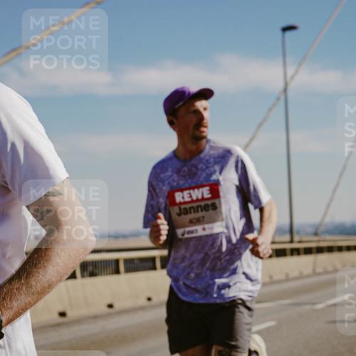 03.10.2025 - Köhlbrandbrückenlauf Michael Burmester http://msf.ph/oto/9039470 03.10.2025 12:19:24 Position 1 6, 4087 meine-sportfotos.de