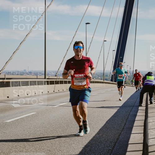 03.10.2025 - Köhlbrandbrückenlauf Michael Burmester http://msf.ph/oto/9039476 03.10.2025 12:19:28 Position 1 6422 meine-sportfotos.de