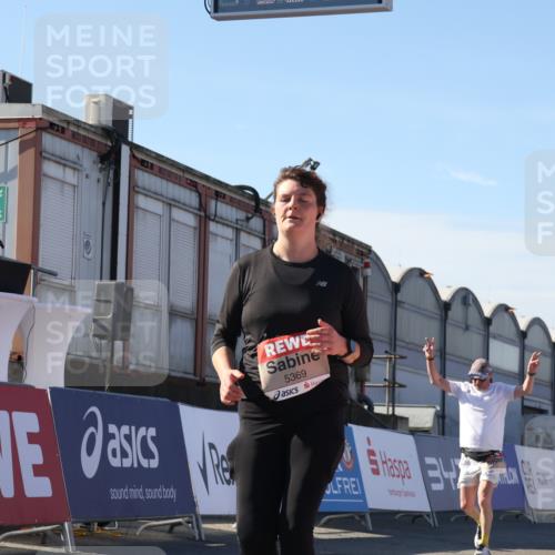 03.10.2025 - Köhlbrandbrückenlauf Luisa Fischer http://msf.ph/oto/9039478 03.10.2025 13:30:00 Ziel 4459, 4714, 4825, 5369, 5587, 5621, 5930, 5944, 6066, 6234, 6570, 6698 meine-sportfotos.de