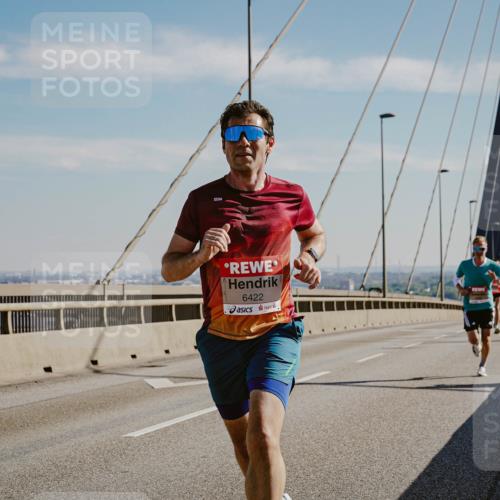 03.10.2025 - Köhlbrandbrückenlauf Michael Burmester http://msf.ph/oto/9039488 03.10.2025 12:19:29 Position 1 6422 meine-sportfotos.de