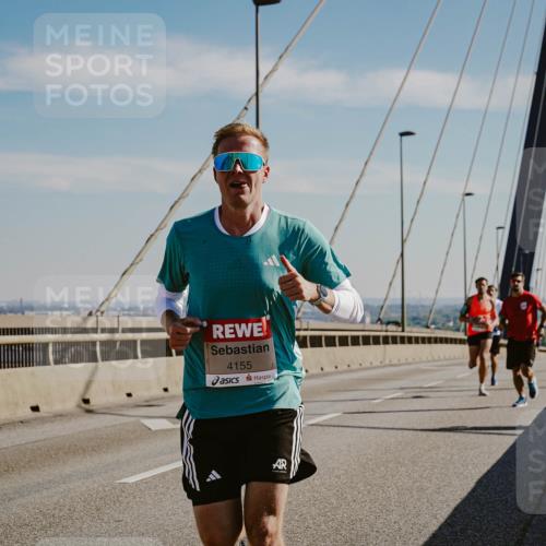 03.10.2025 - Köhlbrandbrückenlauf Michael Burmester http://msf.ph/oto/9039504 03.10.2025 12:19:32 Position 1 4155 meine-sportfotos.de
