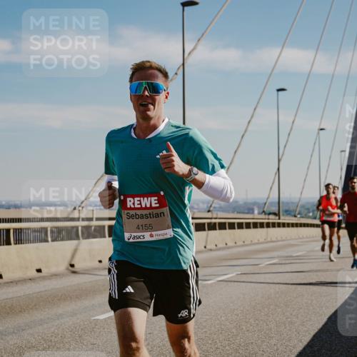 03.10.2025 - Köhlbrandbrückenlauf Michael Burmester http://msf.ph/oto/9039507 03.10.2025 12:19:33 Position 1 4155 meine-sportfotos.de