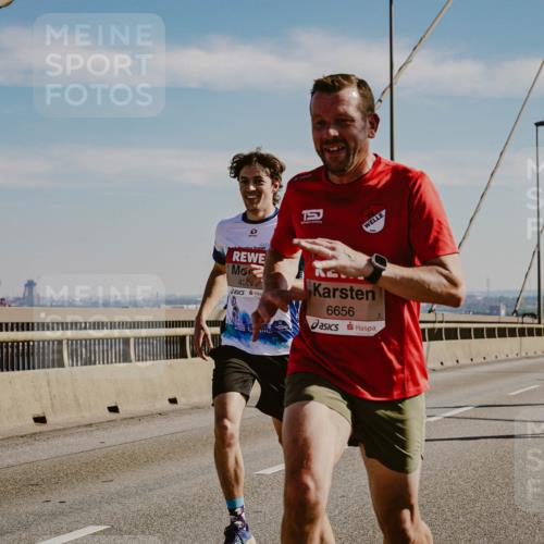 03.10.2025 - Köhlbrandbrückenlauf Michael Burmester http://msf.ph/oto/9039542 03.10.2025 12:19:38 Position 1 43, 6656 meine-sportfotos.de