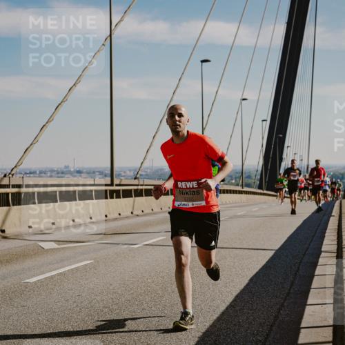 03.10.2025 - Köhlbrandbrückenlauf Michael Burmester http://msf.ph/oto/9039545 03.10.2025 12:19:40 Position 1 5765 meine-sportfotos.de