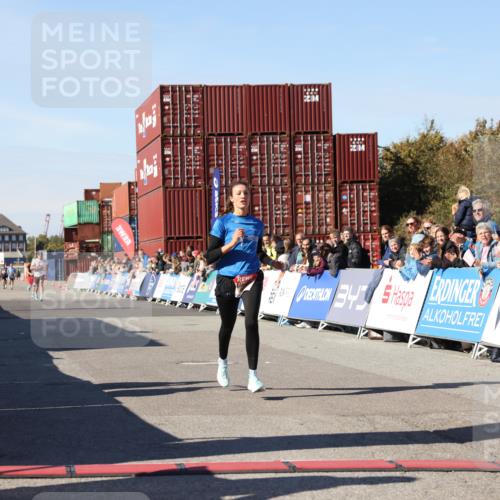 03.10.2025 - Köhlbrandbrückenlauf Lena Gebhardt http://msf.ph/oto/9039547 03.10.2025 12:55:50 Ziel 4001, 4594, 6100, 6480, 6762 meine-sportfotos.de