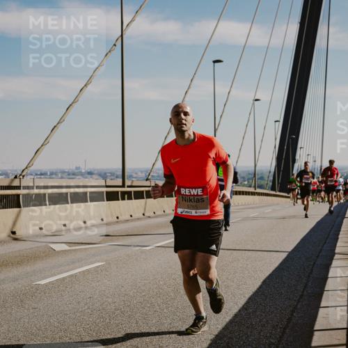 03.10.2025 - Köhlbrandbrückenlauf Michael Burmester http://msf.ph/oto/9039549 03.10.2025 12:19:40 Position 1 5765 meine-sportfotos.de