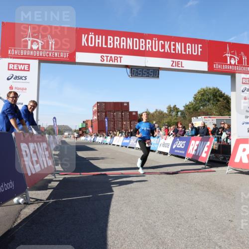 03.10.2025 - Köhlbrandbrückenlauf Lena Gebhardt http://msf.ph/oto/9039551 03.10.2025 12:55:51 Ziel 4001, 4594, 6100, 6480, 6762 meine-sportfotos.de