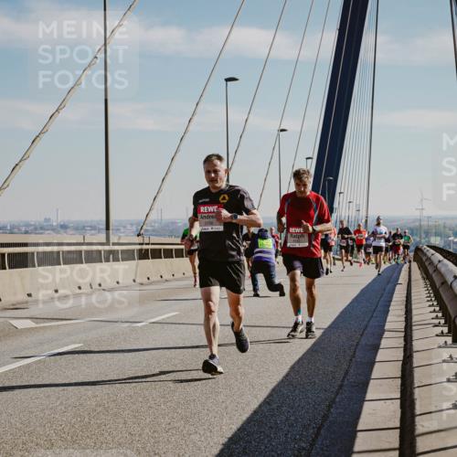 03.10.2025 - Köhlbrandbrückenlauf Michael Burmester http://msf.ph/oto/9039553 03.10.2025 12:19:46 Position 1  meine-sportfotos.de