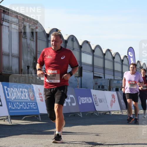 03.10.2025 - Köhlbrandbrückenlauf Luisa Fischer http://msf.ph/oto/9039572 03.10.2025 13:30:13 Ziel 4459, 5038, 5079, 5151, 5153, 5161, 5174, 5398, 6219 meine-sportfotos.de