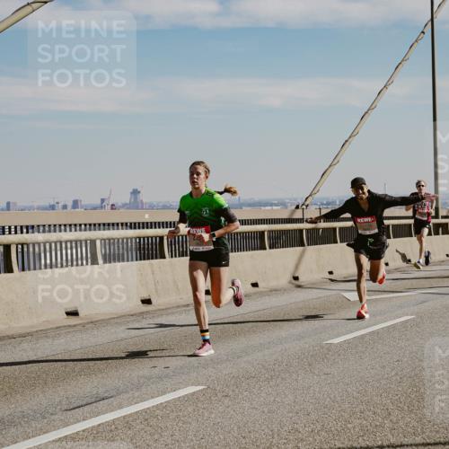 03.10.2025 - Köhlbrandbrückenlauf Michael Burmester http://msf.ph/oto/9039577 03.10.2025 12:19:51 Position 1  meine-sportfotos.de