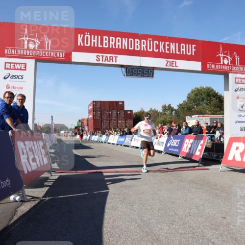 03.10.2025 - Köhlbrandbrückenlauf Lena Gebhardt http://msf.ph/oto/9039587 03.10.2025 12:55:59 Ziel 5966, 6480, 6778 meine-sportfotos.de