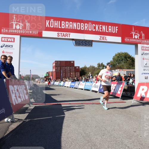 03.10.2025 - Köhlbrandbrückenlauf Lena Gebhardt http://msf.ph/oto/9039595 03.10.2025 12:55:59 Ziel 5966, 6480, 6778 meine-sportfotos.de