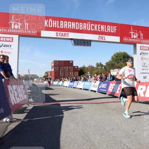 03.10.2025 - Köhlbrandbrückenlauf Lena Gebhardt http://msf.ph/oto/9039600 03.10.2025 12:56:00 Ziel 5966, 6480, 6778 meine-sportfotos.de