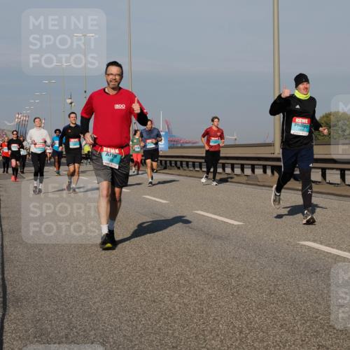 03.10.2025 - Köhlbrandbrückenlauf Fabian Wolf http://msf.ph/oto/9039605 03.10.2025 09:53:47 Position 3 1375 meine-sportfotos.de