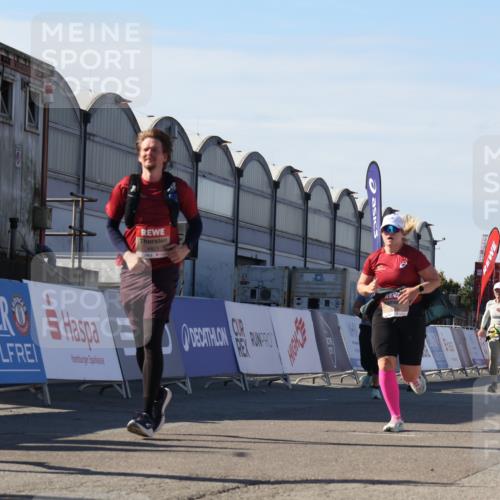 03.10.2025 - Köhlbrandbrückenlauf Luisa Fischer http://msf.ph/oto/9039613 03.10.2025 13:30:18 Ziel 4823, 5038, 5079, 5151, 5153, 5157, 5161, 5174, 5233, 6219 meine-sportfotos.de