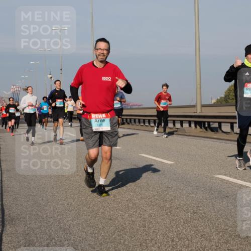 03.10.2025 - Köhlbrandbrückenlauf Fabian Wolf http://msf.ph/oto/9039621 03.10.2025 09:53:47 Position 3 1375, 1833 meine-sportfotos.de
